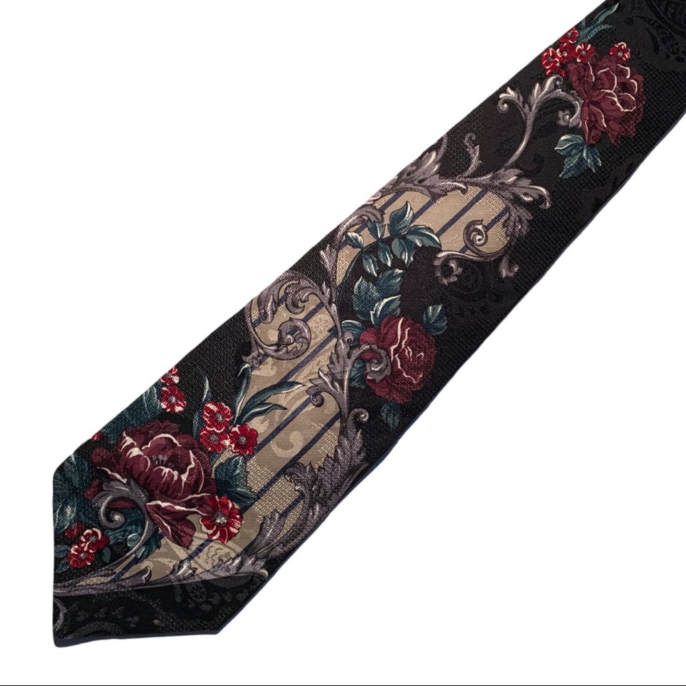 VTG 💯% Silk Club International Tip Top Floral Flower Neck Tie